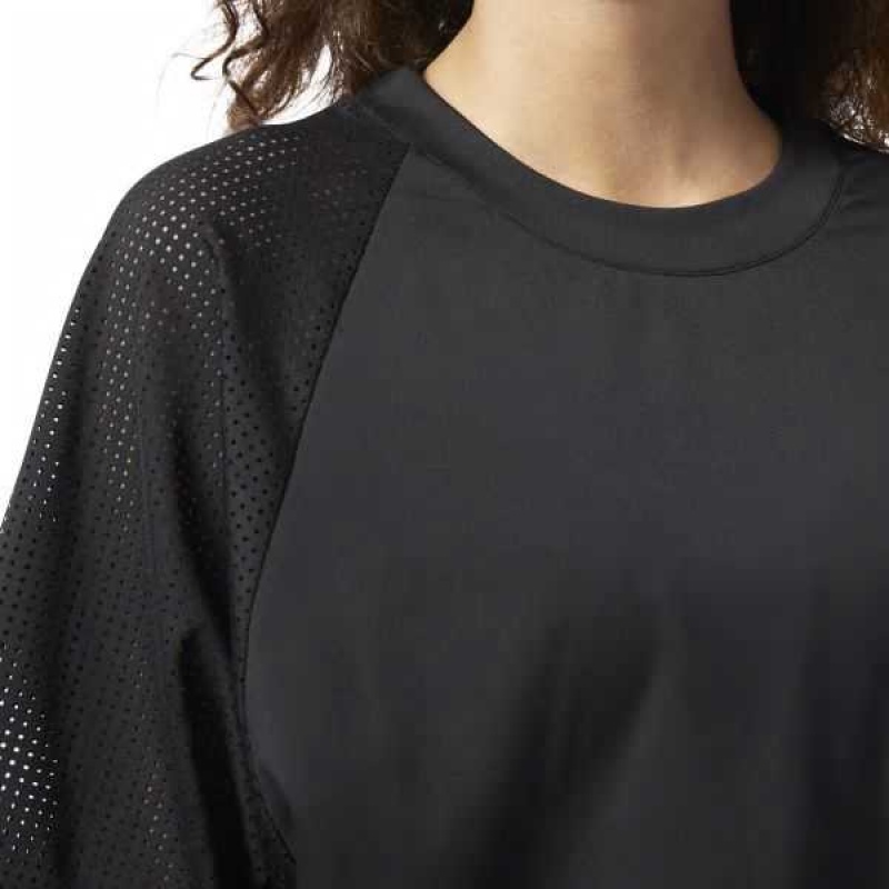Reebok Perforated Cover-Up Schwarz | 4289061-LK